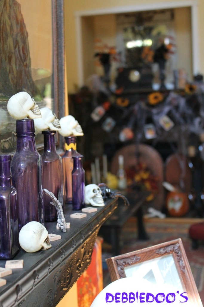 Halloween-porch-and-mantel-0421