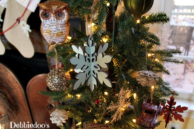 mantel and tree for Christmas 035