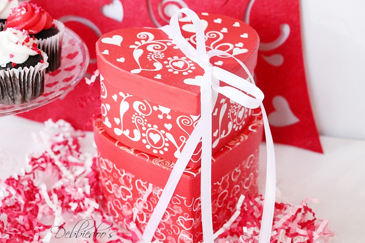 Special packaged and presented Valentine treats 038