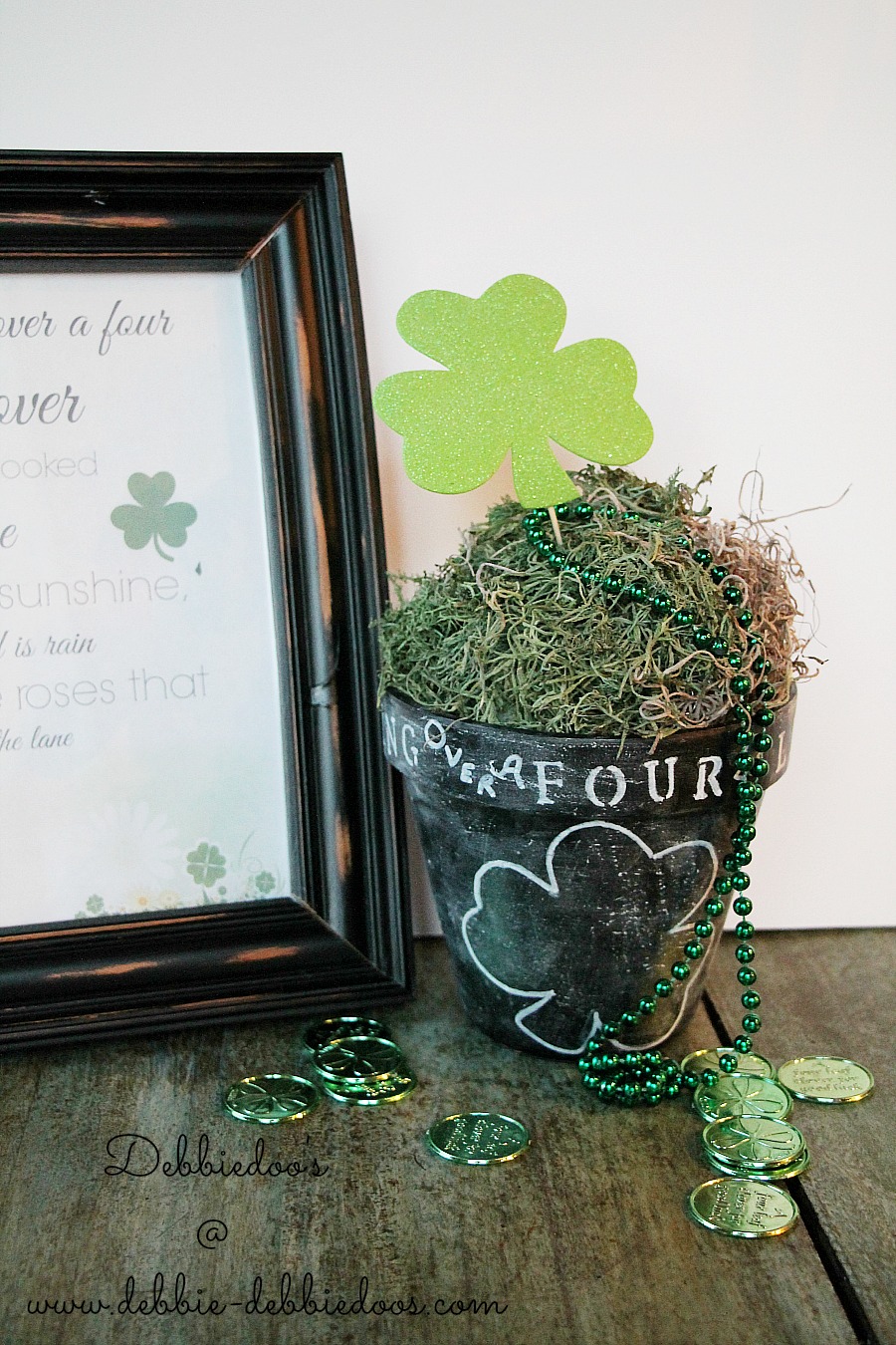 I'm looking over a four leaf clover pot and printable