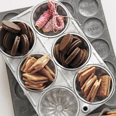 Cookies in tins #bakerybecause