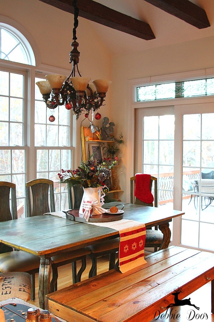 Easy Christmas decorating ideas for the kitchen