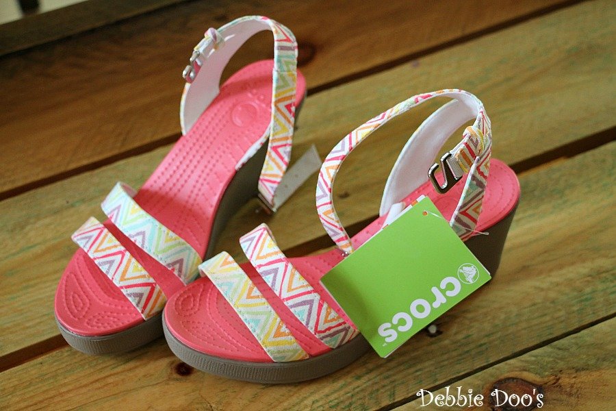 Crocs leigh best sale graphic wedge