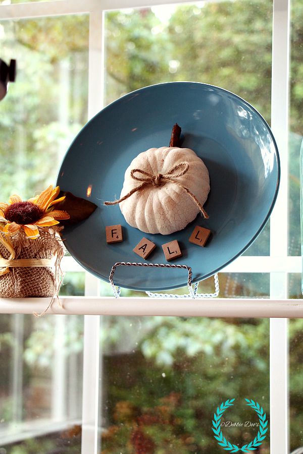 dollar tree pumpkin plate for fall