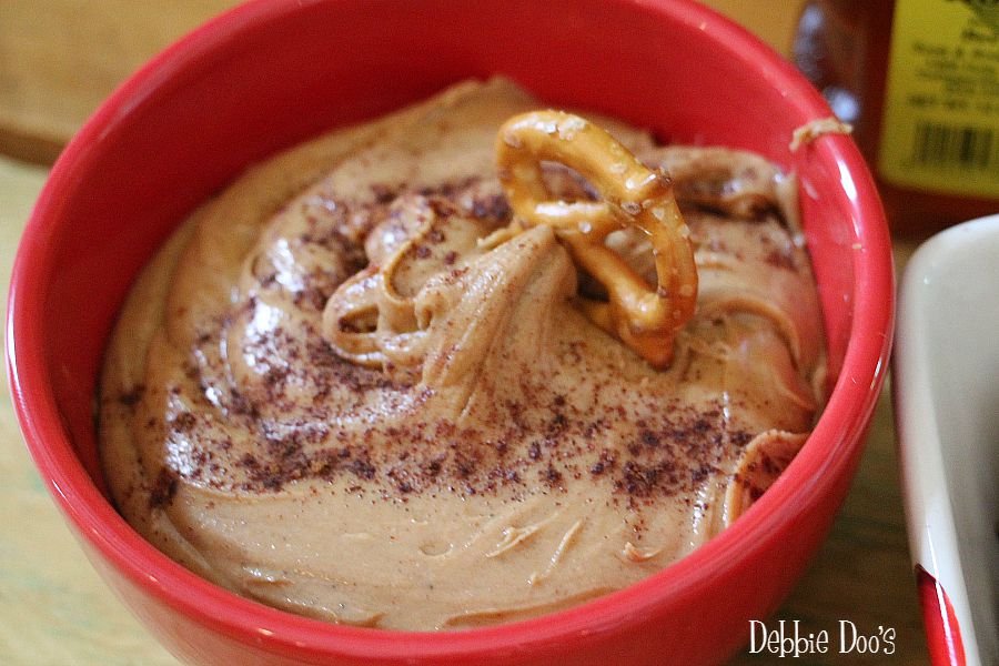 peanut butter dip for fall with honey and cinnammon