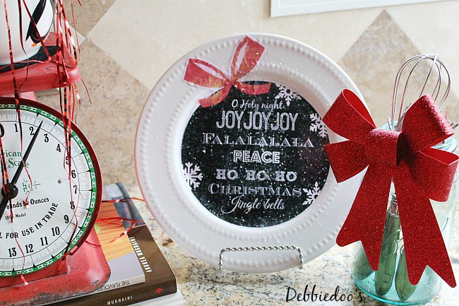 Dollar tree Christmas plate with free printable to diy your own