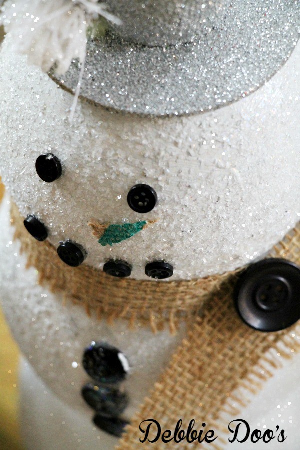 Dollar tree snowman craft with sparkle mod podge and diamond dust glitter by flora craft