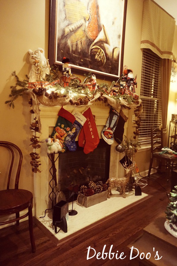 Festive Christmas mantel decorating ideas