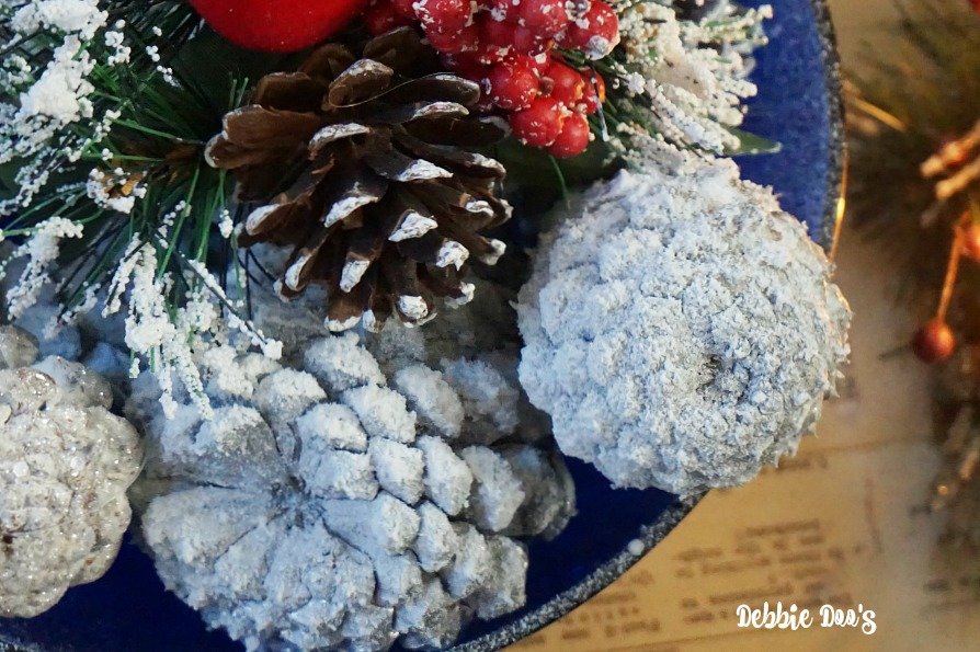 How to create wintery pinecones