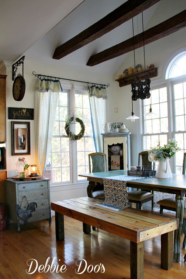 Country french kitchen winter decor