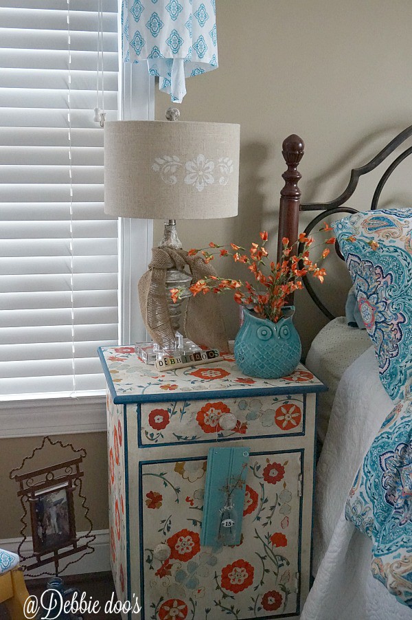 Fun and colorful guest room changes with paisley