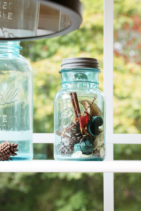 blue-ball-vintage-mason-jars-decorated-for-fall