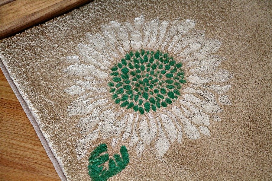 painted-remnant-rug-with-stencils-by-debbiedoos