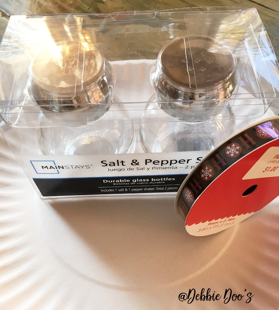 salt-and-pepper-snowmen-shakers-for-a-hostess-gift