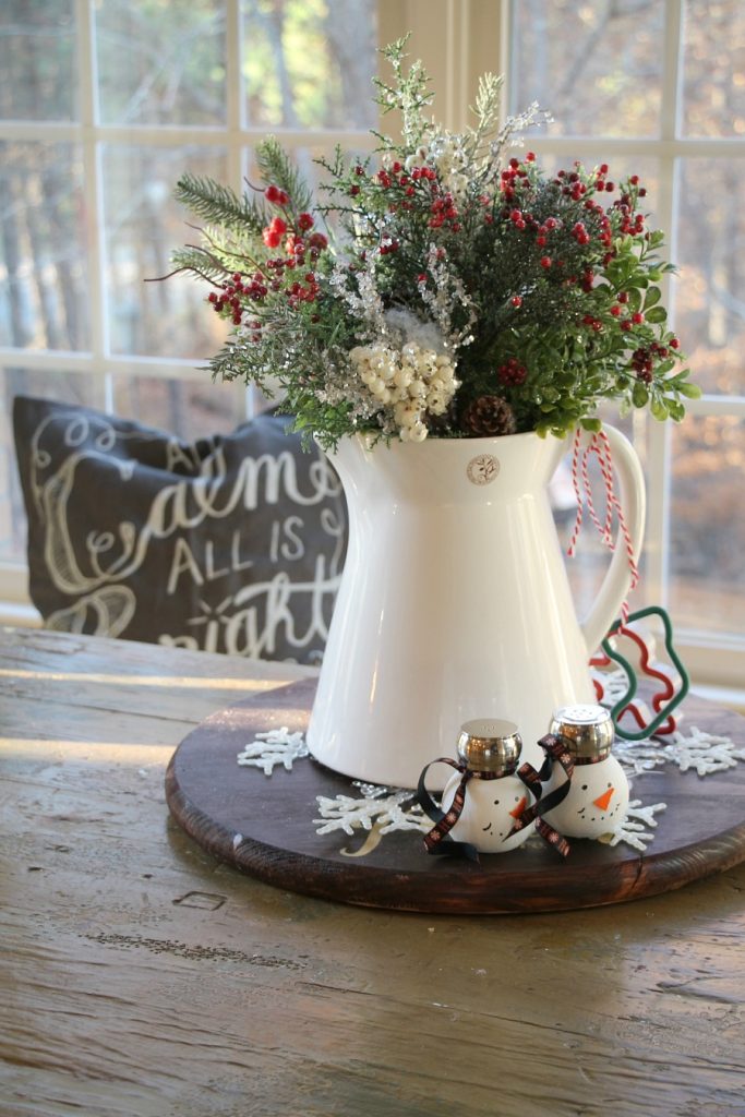 debbiedoos-budget-friendly-christmas-decorating-ideas-in-the-kitchen