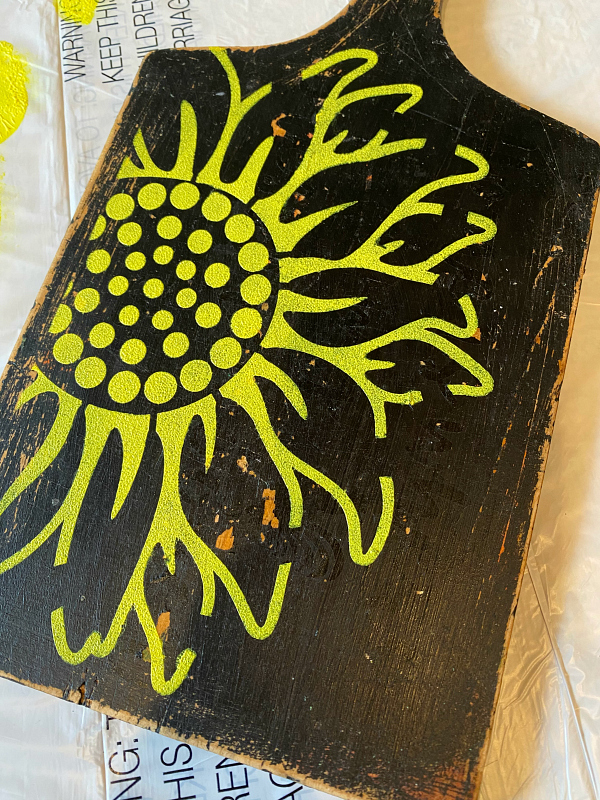 How to Stencil a sunflower on wood