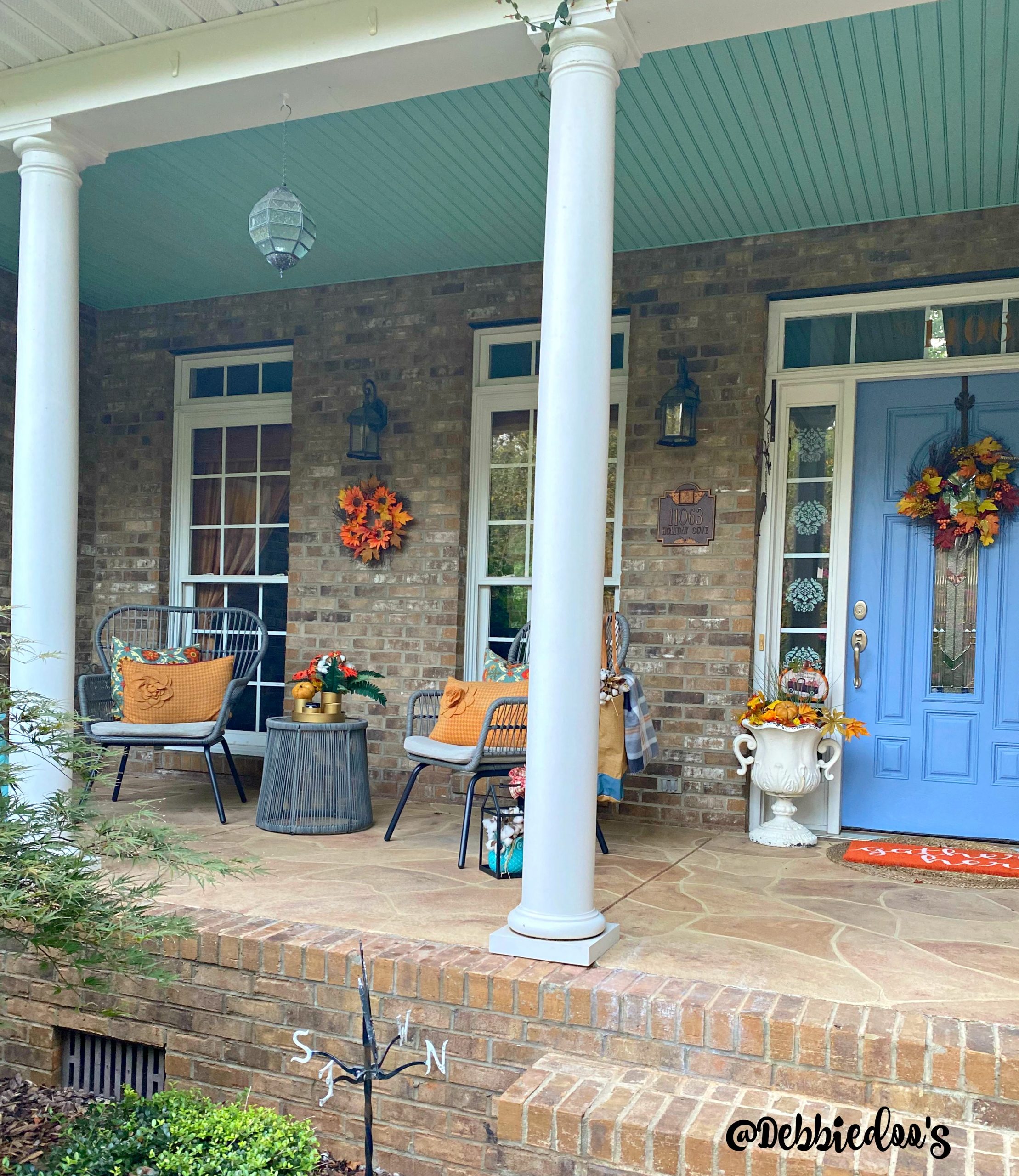 decorate front porch for fall
